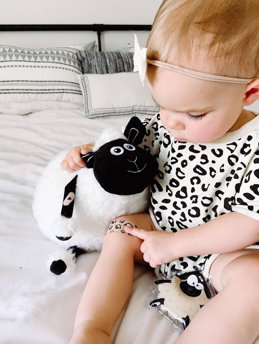 BOO BOO BALL Huggable First-Aid Kit ARLO SHEEP